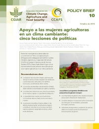 Apoyo a las mujeres agricultoras en un clima cambiante: cinco lecciones de políticas